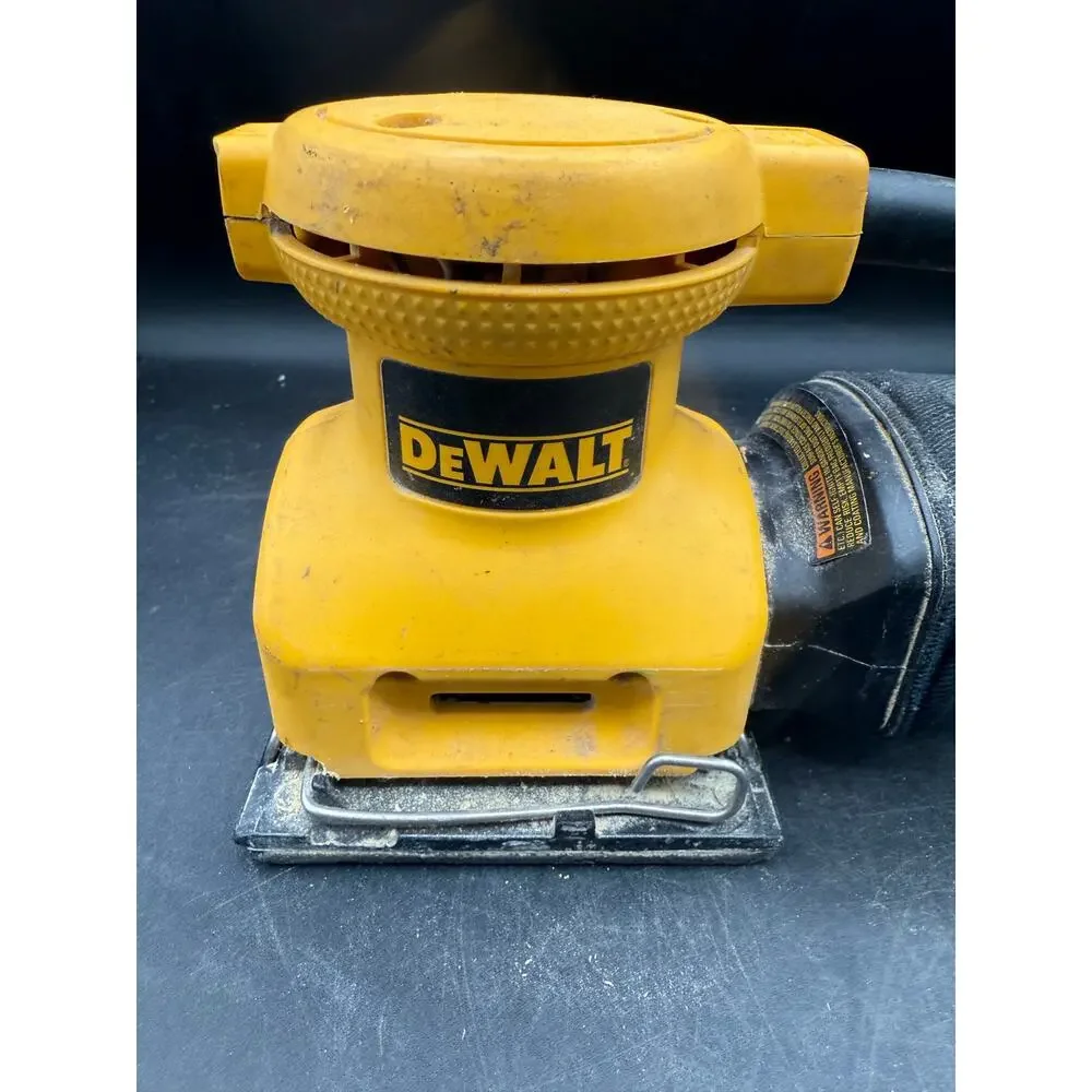 DeWalt DW411 1/4 Sheet Palm Grip Sander - tested and works